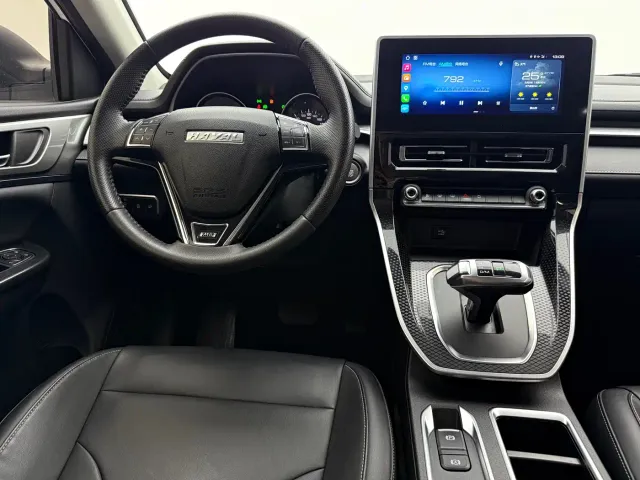 Haval M6 — Фото автомобиля 23