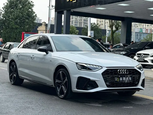 Audi A4L — Фото автомобиля 3