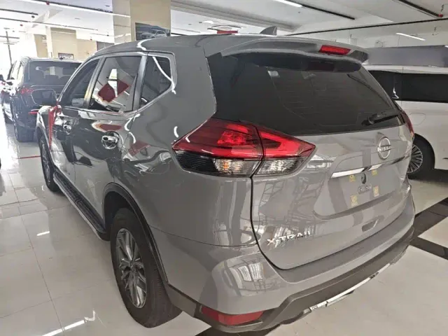 Nissan X-Trail — Фото автомобиля 4
