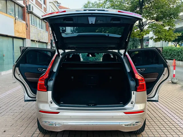 Volvo XC60 — Фото автомобиля 18