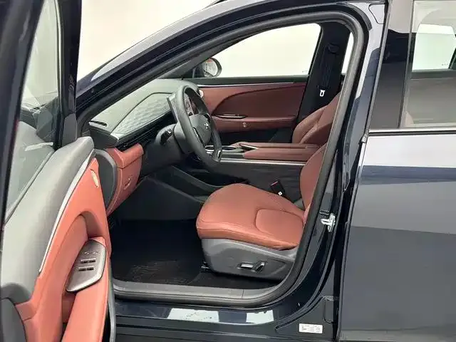 Arcfox Alpha T5 — Фото автомобиля 18