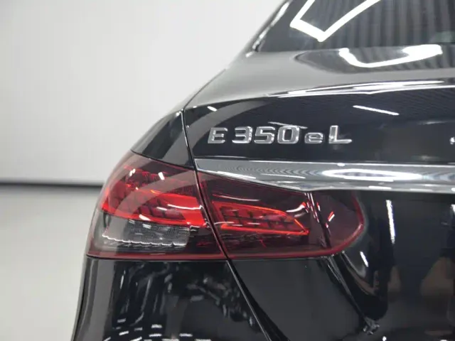 Mercedes-Benz E-Class — Фото автомобиля 25
