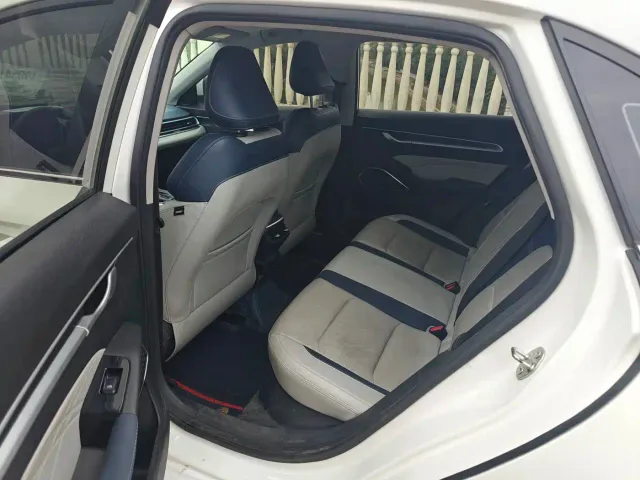 Geely Emgrand — Фото автомобиля 6