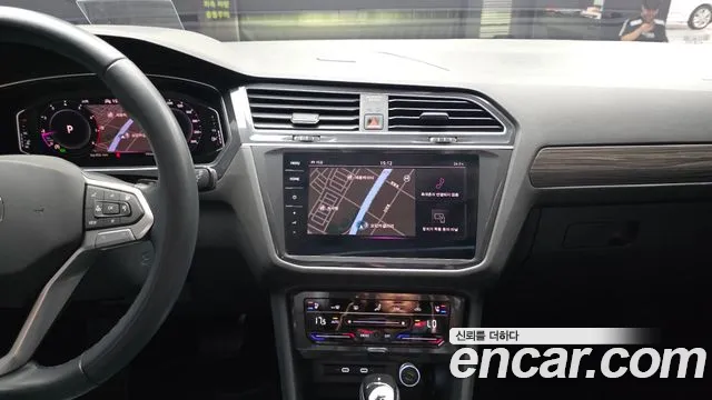 Volkswagen Tiguan — Фото автомобиля 12