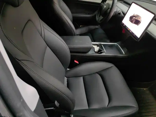 Tesla Model Y — Фото автомобиля 8