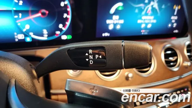 Mercedes-Benz E-Class — Фото автомобиля 9