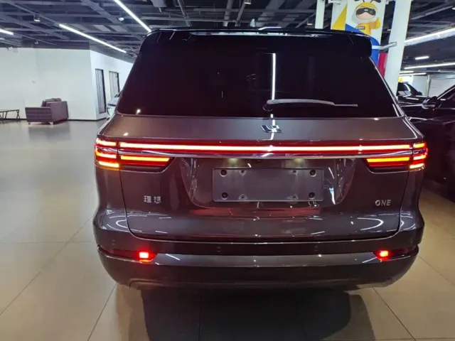 Li Auto ONE — Фото автомобиля 5