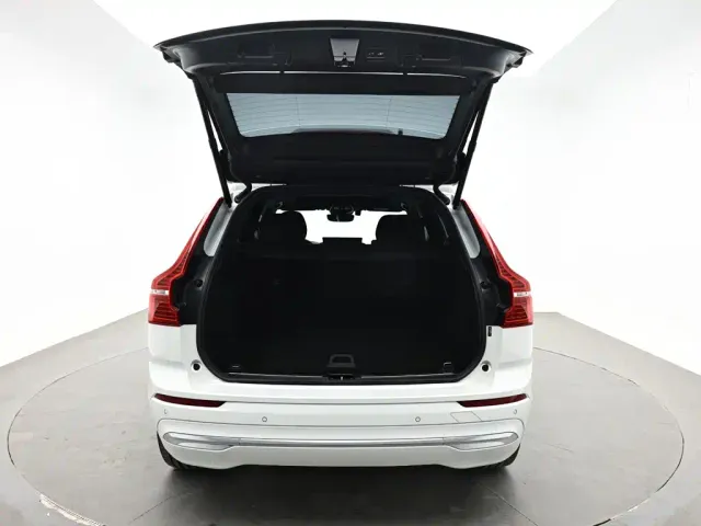 Volvo XC60 — Фото автомобиля 8