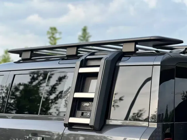 Land Rover Defender — Фото автомобиля 20
