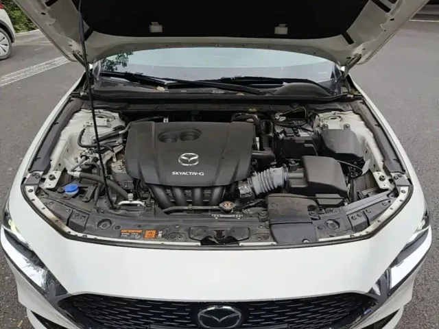 Mazda Axela — Фото автомобиля 19
