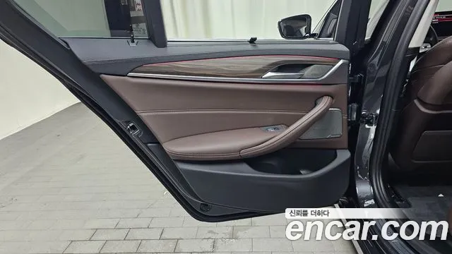 BMW 5-Series 5 серия (G30) 530i xDrive Luxury — Фото автомобиля 20