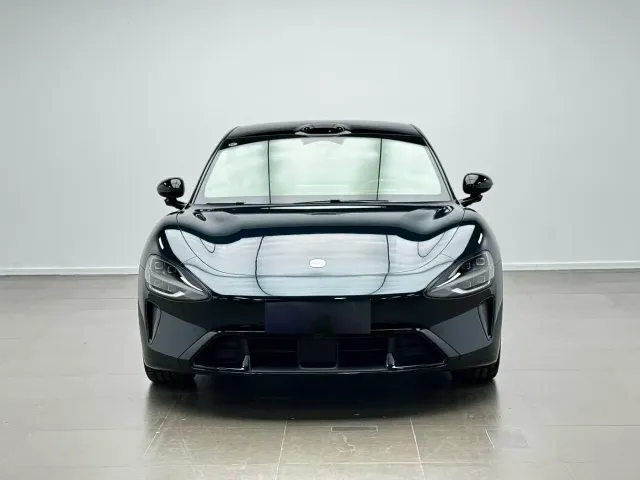 Xiaomi SU7 — Фото автомобиля 2