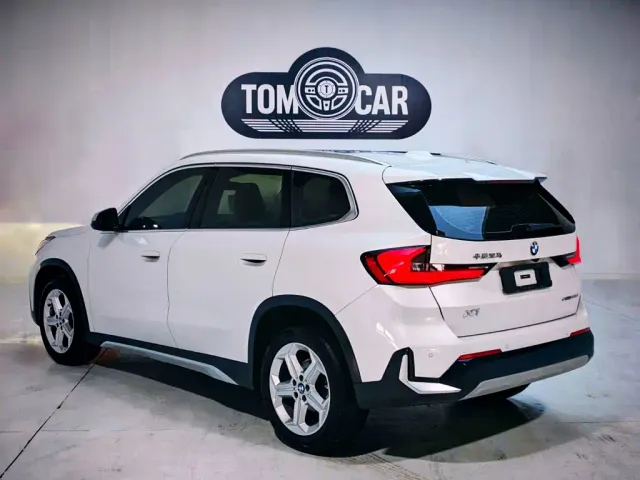 BMW X1 — Фото автомобиля 4