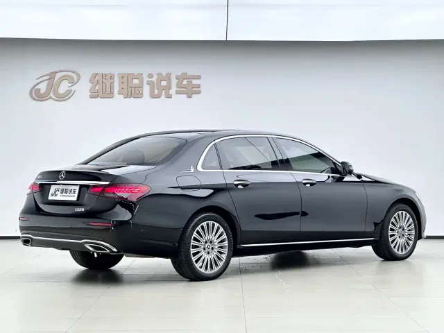 Mercedes-Benz E-Class — Фото автомобиля 6
