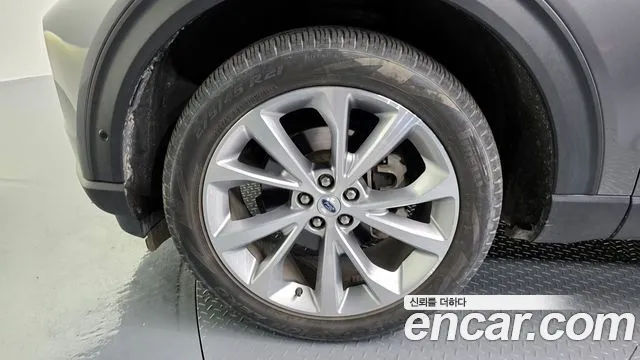 Ford Explorer Explorer 6 поколение 3.0 Platinum 4WD — Фото автомобиля 5