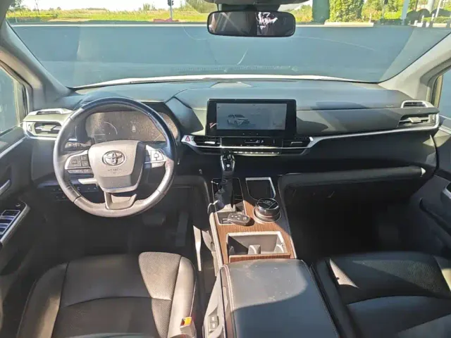 Toyota Granvia — Фото автомобиля 9
