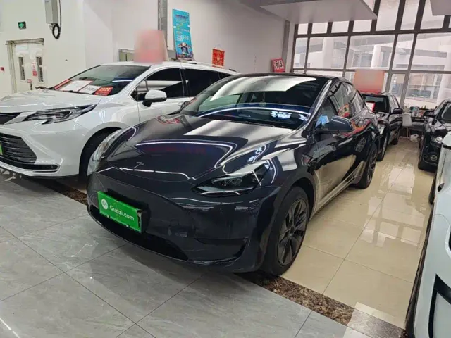 Фотография автомобиля — Tesla Model Y