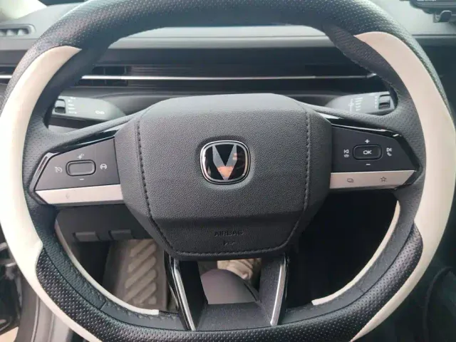 Changan Eado — Фото автомобиля 15