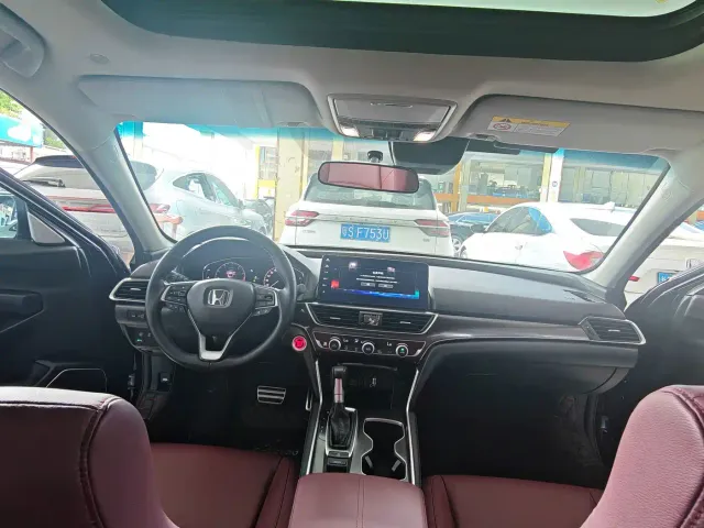 Honda Accord — Фото автомобиля 11