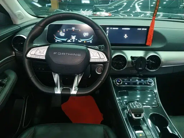 Forthing T5 Evo — Фото автомобиля 6