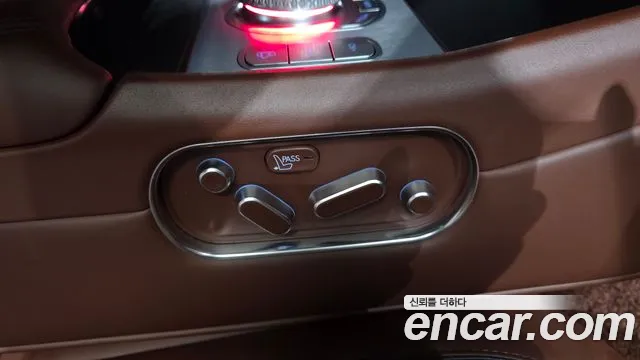 Genesis G90 Бензин 3.5 турбо AWD — Фото автомобиля 29