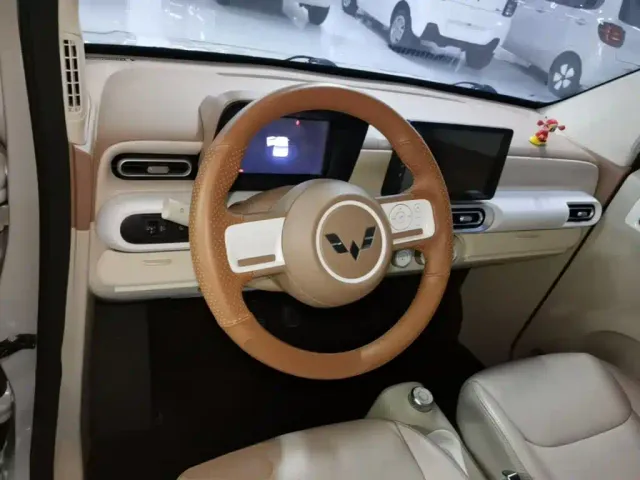 Wuling Hongguang Mini EV — Фото автомобиля 10