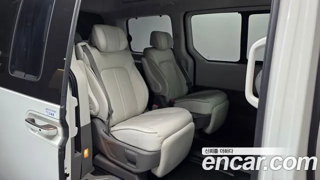 Hyundai Staria Staria 4WD Lounge 7 мест — Фото автомобиля 12