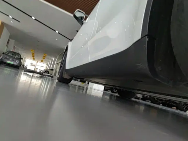 Tesla Model Y — Фото автомобиля 21