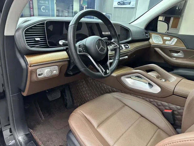 Mercedes-Benz GLE-Class — Фото автомобиля 12