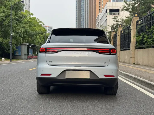 Leapmotor C11 — Фото автомобиля 5
