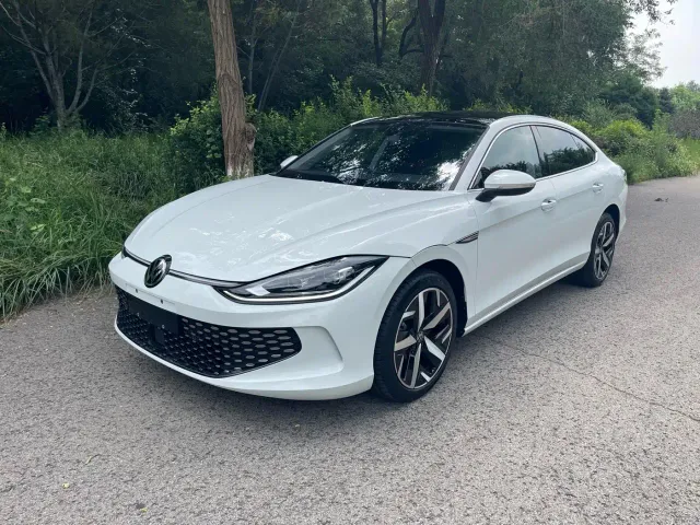 Фотография автомобиля — Volkswagen Lamando