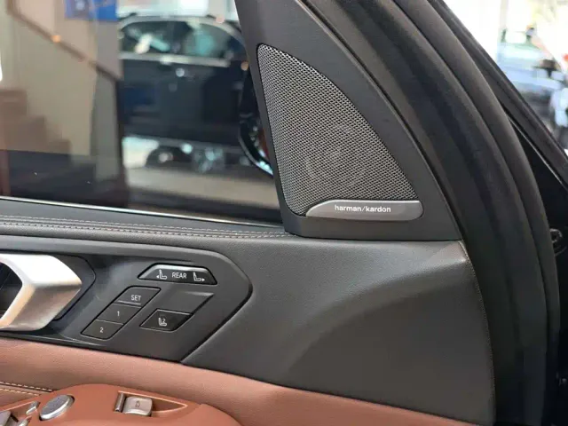 BMW X7 — Фото автомобиля 25