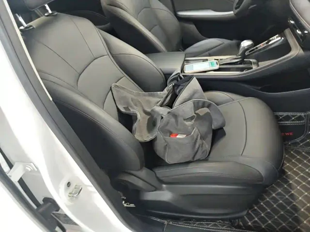Roewe i5 — Фото автомобиля 24