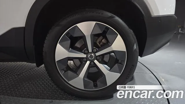 Вольво XC40 B4 Ultimate Bright — Фото автомобиля 20