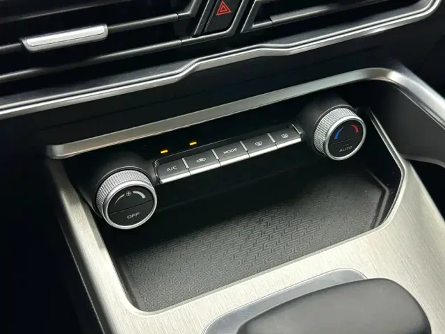 Geely Binyue — Фото автомобиля 25