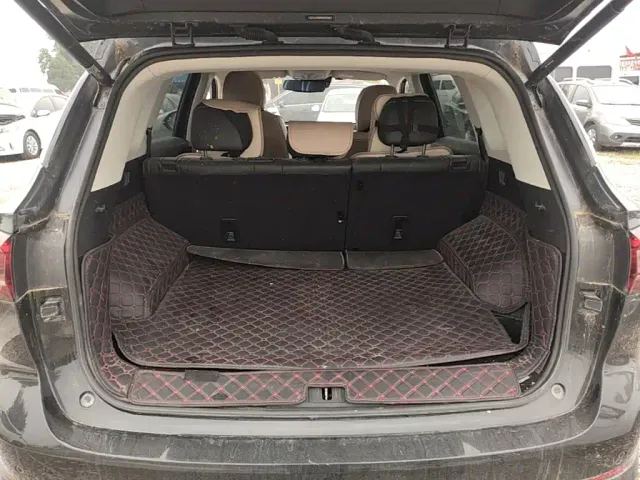 Roewe RX5 Max — Фото автомобиля 18