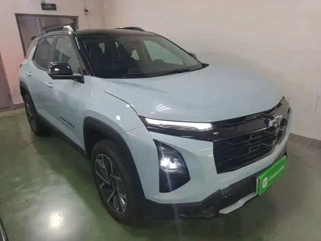 Chevrolet Equinox Plus — Фото автомобиля 3