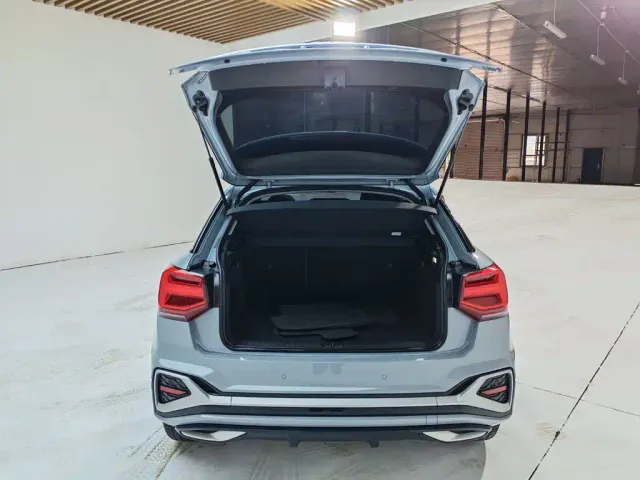 Audi Q2L — Фото автомобиля 7