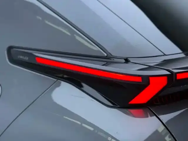 Lynk & Co Z20 — Фото автомобиля 9
