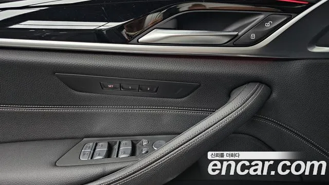 BMW 5-Series — Фото автомобиля 24