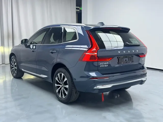 Volvo XC60 — Фото автомобиля 5