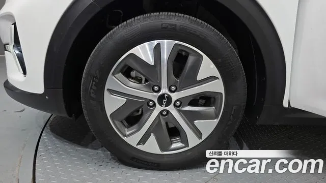 Kia Niro — Фото автомобиля 5