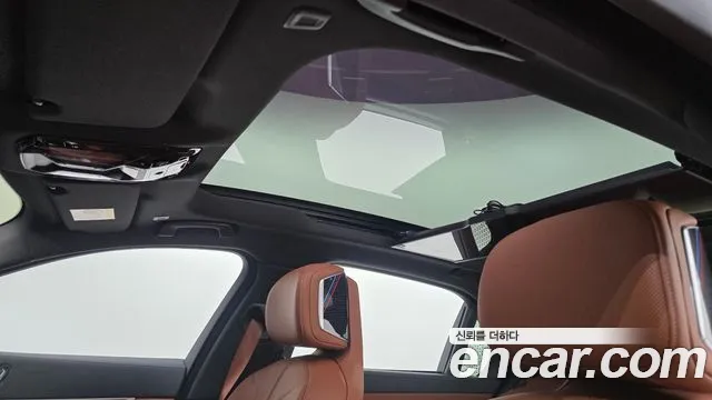 BMW 7-Series 7 серия (G70) 740i xDrive M Sport — Фото автомобиля 28