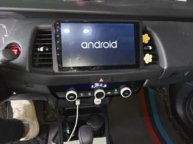 Honda Fit — Фото автомобиля 9