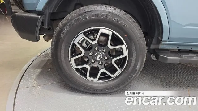 Ford Bronco — Фото автомобиля 5