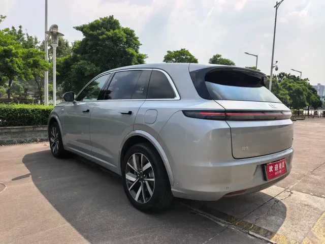 Li Auto L7 — Фото автомобиля 4