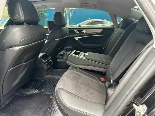 Audi A7L — Фото автомобиля 6