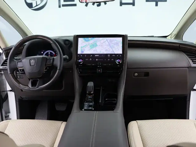 Toyota Vellfire — Фото автомобиля 15