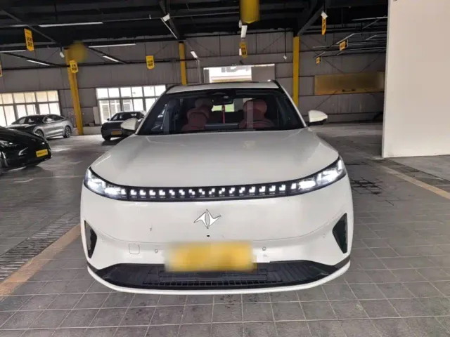 Dongfeng Yipai eπ008 2024 210Max Range Extender 6-Seater — Фото автомобиля 2