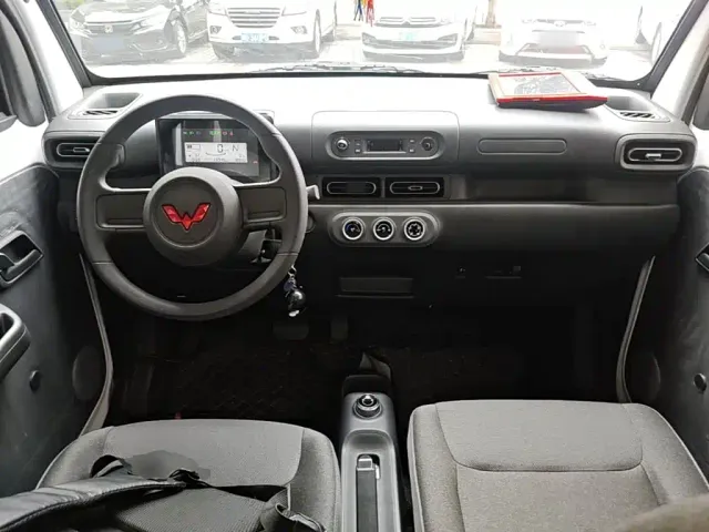 Wuling Zhiguang NEV — Фото автомобиля 9